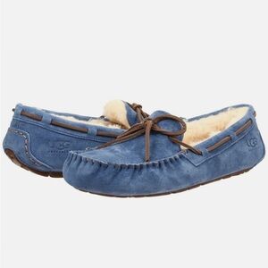 UGG SUEDE DAKOTA MOCCASINS 5612 in BLUE JAY. Size 8. NWOB